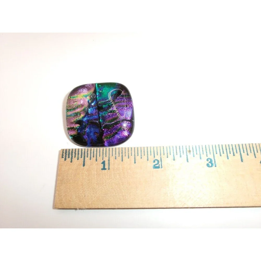 Unbranded dichroic glass